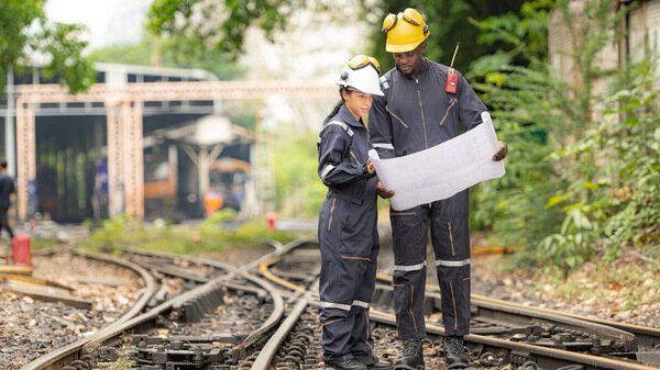 Panele słoneczne na torach kolejowych? Przeprowadzono już pierwsze testy