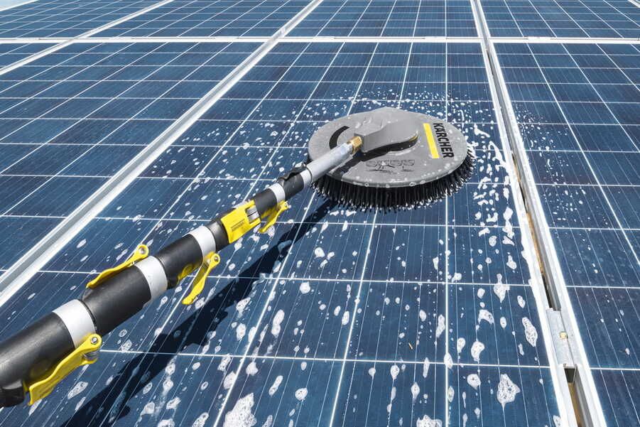 Czyszczenie paneli fotowoltaicznych