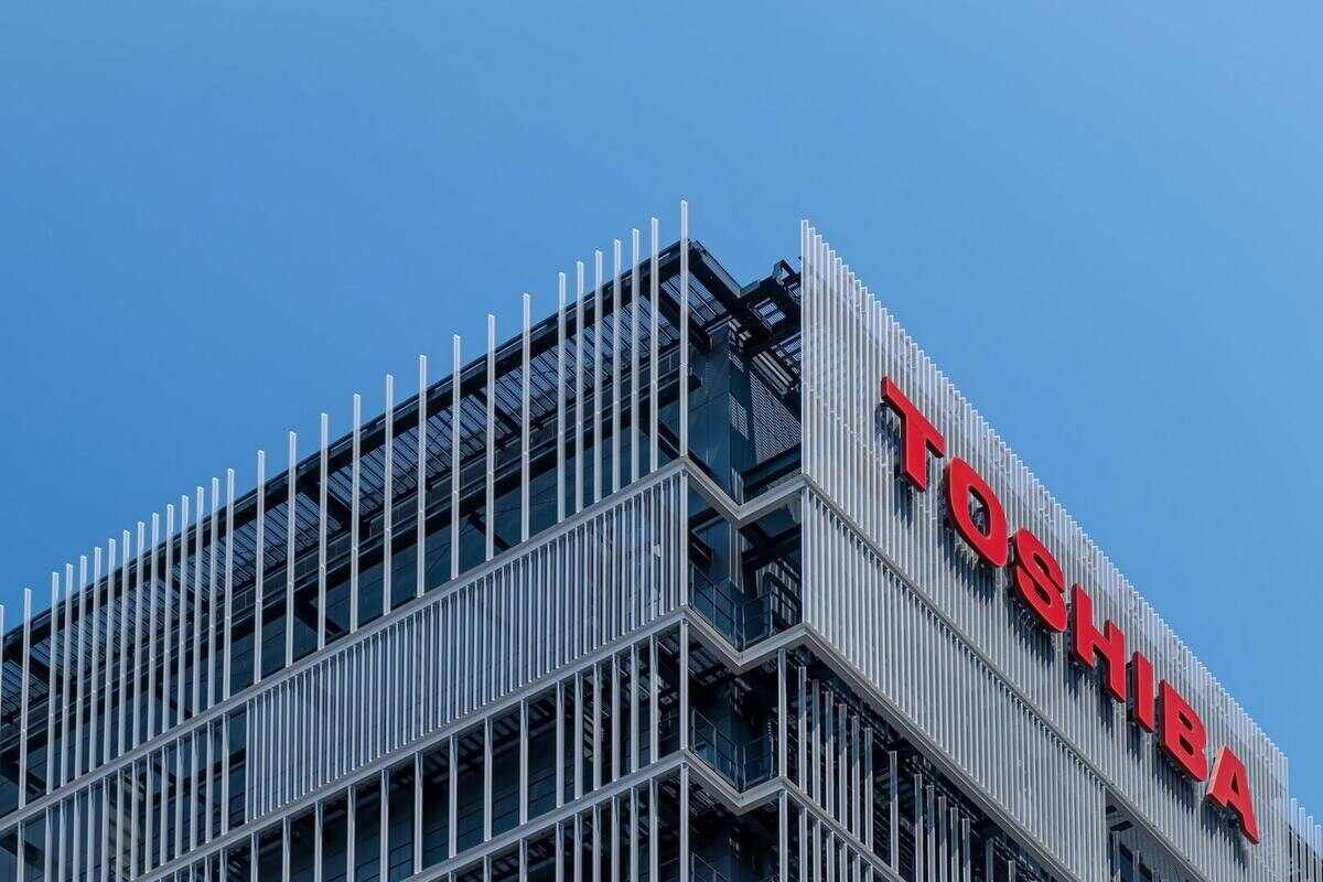 Przezroczyste ogniwo fotowoltaiczne od firmy Toshiba