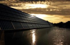 Budowa pływających farm fotowoltaicznych w Indonezji